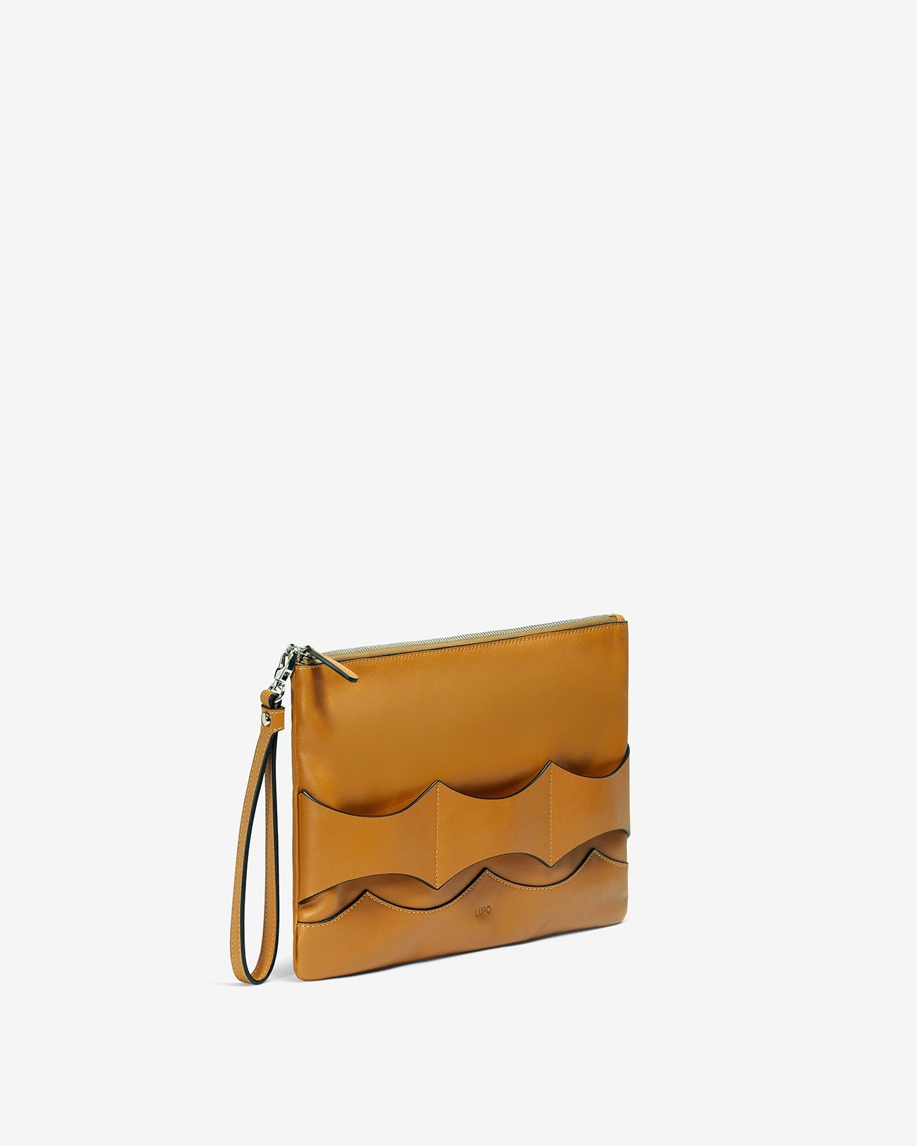 Flow Pouch Medium in calfskin