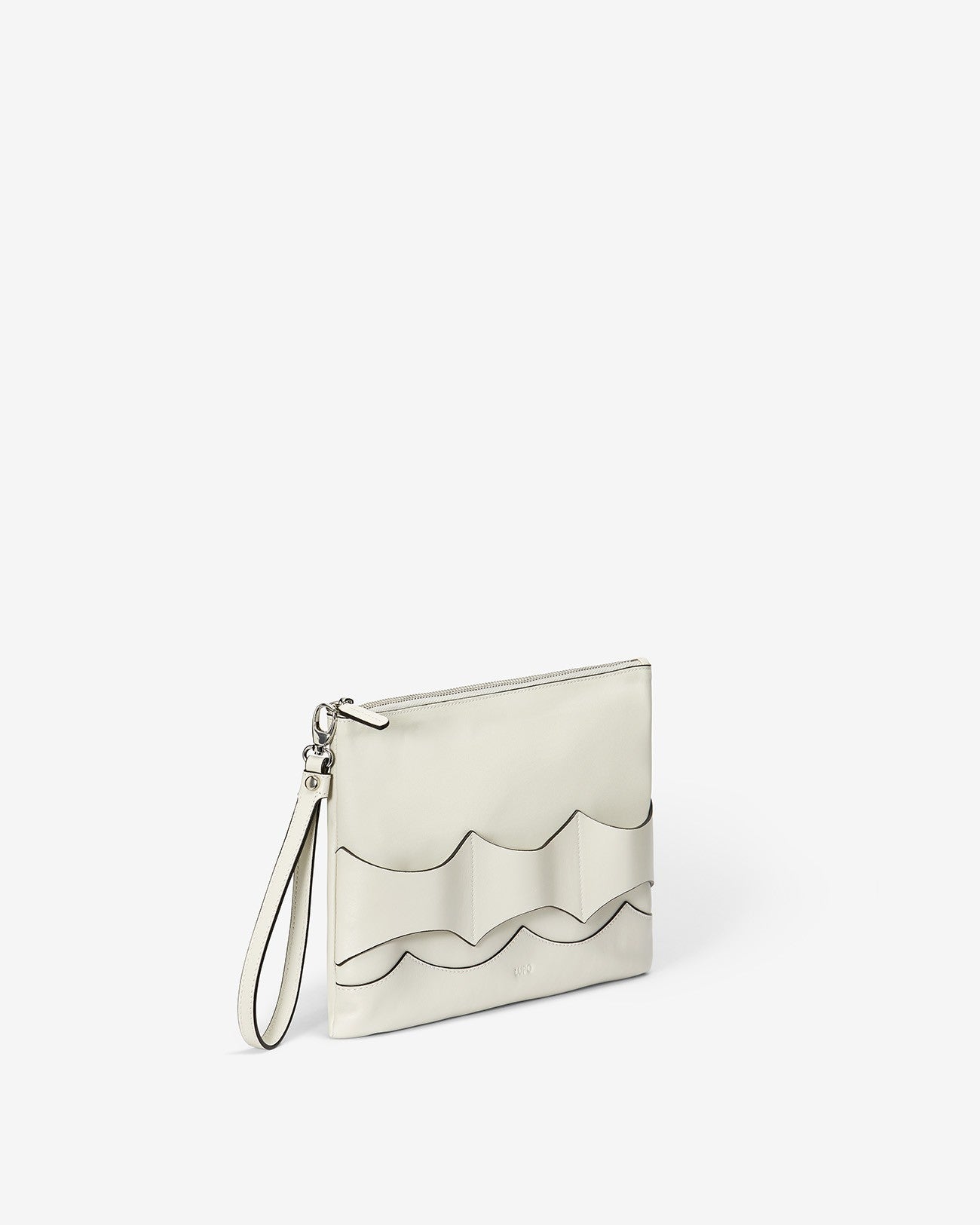 Flow Pouch Medium in calfskin