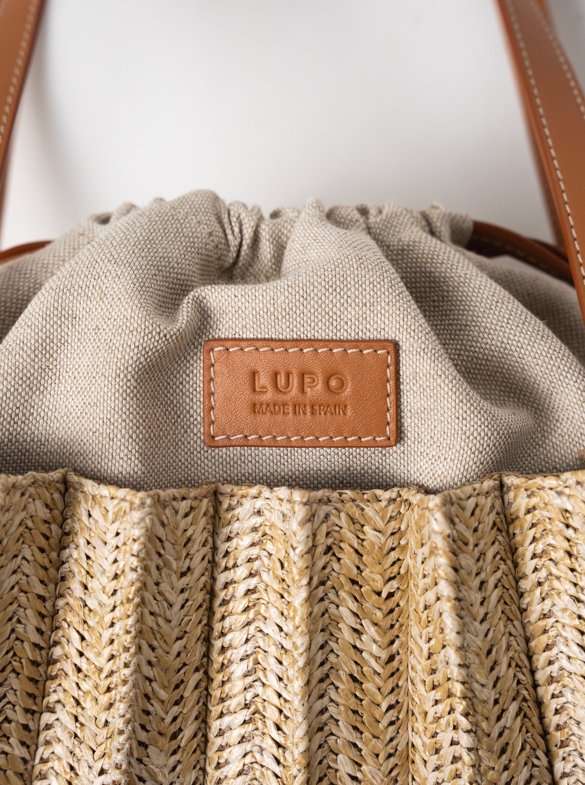 Abanico Raffia